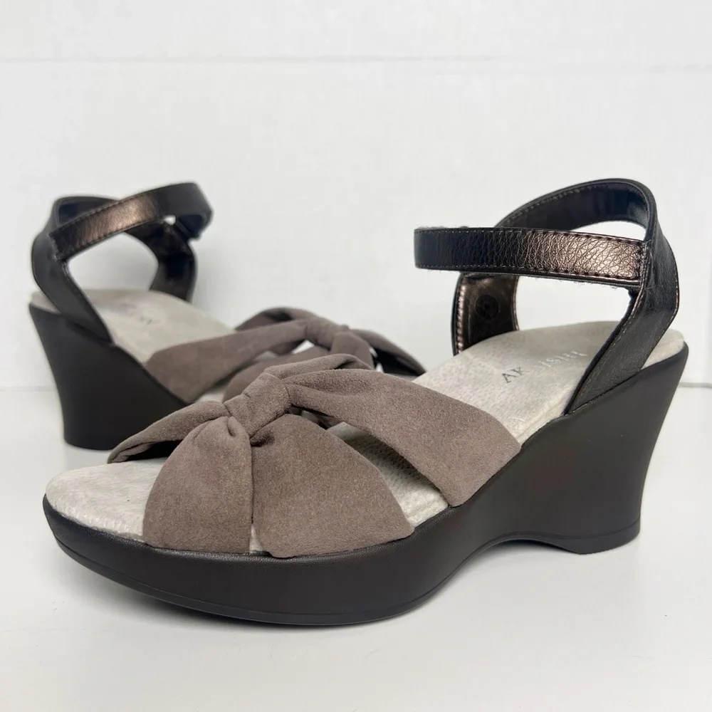 •AKAISHI• Miwa Open Toe Ankle‎ Strap Wedge Sandal in Cocoa Brown Size 6